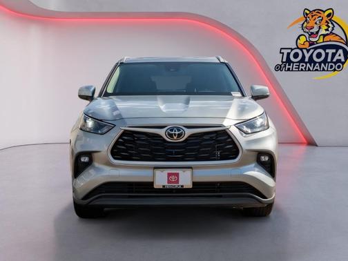 2025 Toyota Highlander XLE