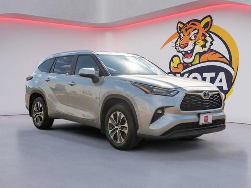 2025 Toyota Highlander XLE