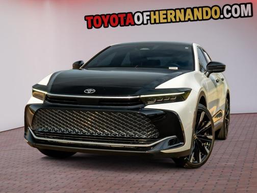 Black/Oxygen White 2023 Toyota Crown Platinum
