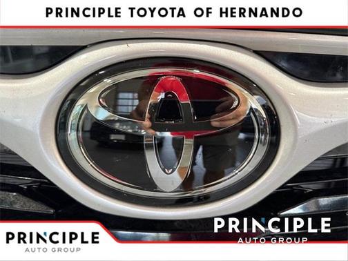 2025 Toyota Highlander Hybrid XLE