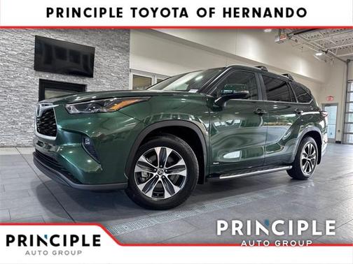 2025 Toyota Highlander Hybrid XLE