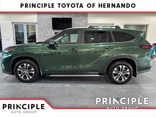 2025 Toyota Highlander Hybrid XLE