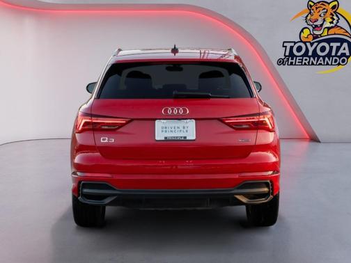 2025 Audi Q3 Premium 45 TFSI S line quattro Tiptronic