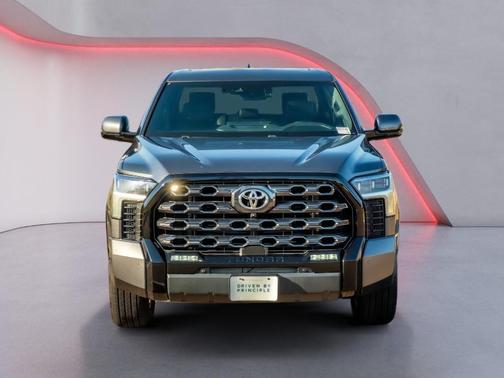 2022 Toyota Tundra Platinum