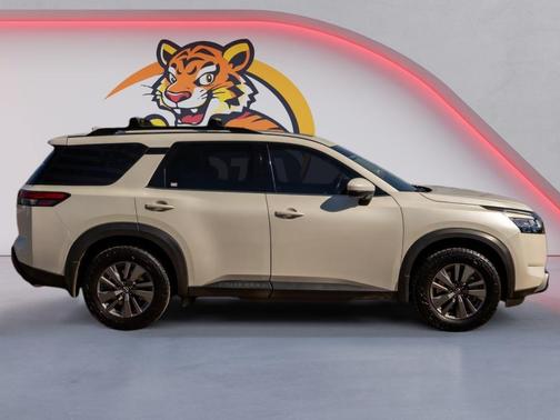 2022 Nissan Pathfinder SV 2WD