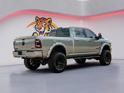 Billet Silver Metallic Clearcoat 2024 RAM 2500 Big Horn Crew Cab 4x4 6'4' Box