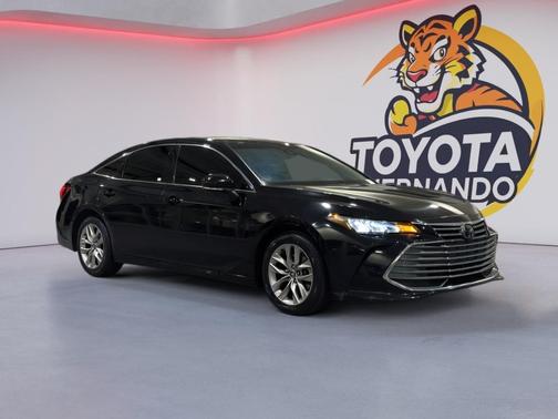Midnight Black Metallic 2021 Toyota Avalon XLE