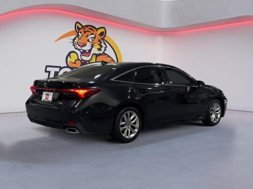 Midnight Black Metallic 2021 Toyota Avalon XLE