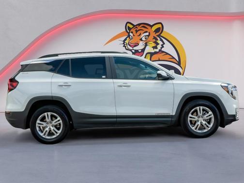 Summit White 2024 GMC Terrain SLE