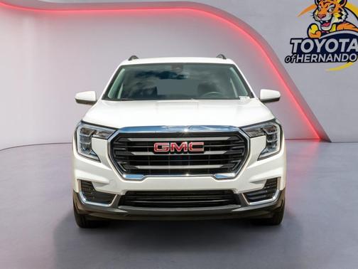 Summit White 2024 GMC Terrain SLE