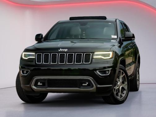 Diamond Black Crystal Pearlcoat 2018 Jeep Grand Cherokee Sterling Edition