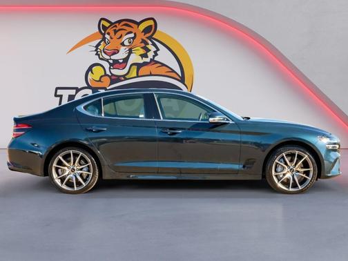 2025 Genesis G70 2.5T RWD