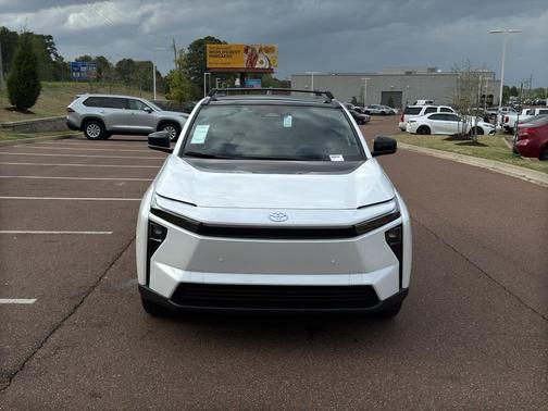 Wind Chill Pearl 2026 Toyota bZ XLE Plus