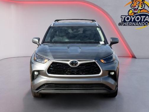 2025 Toyota Highlander Hybrid XLE