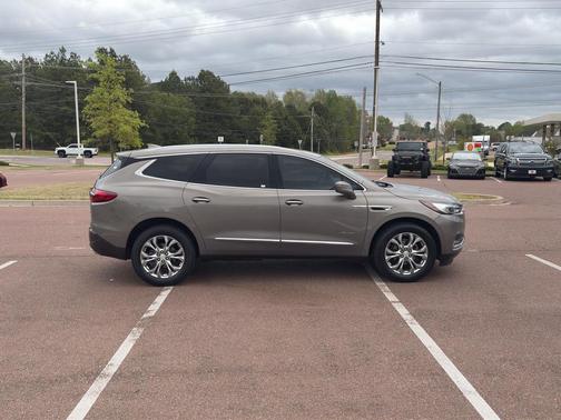 Pepperdust Metallic 2019 Buick Enclave Avenir