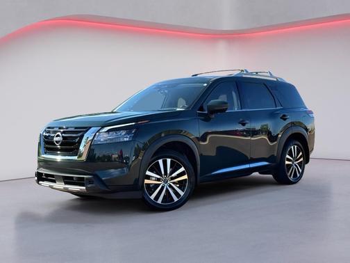 2024 Nissan Pathfinder Platinum FWD