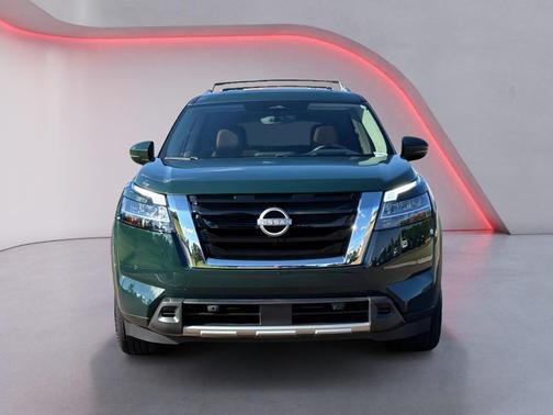 2024 Nissan Pathfinder Platinum FWD