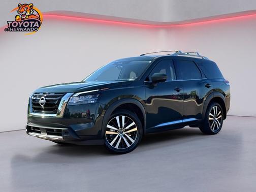 2024 Nissan Pathfinder Platinum FWD