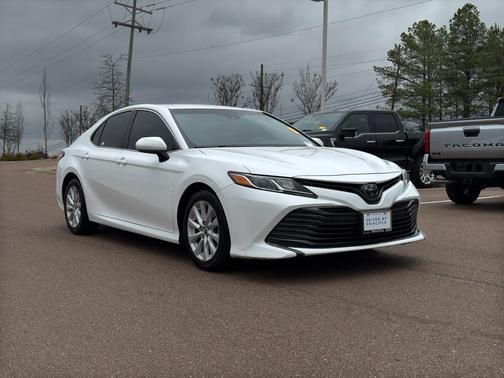 2018 Toyota Camry LE