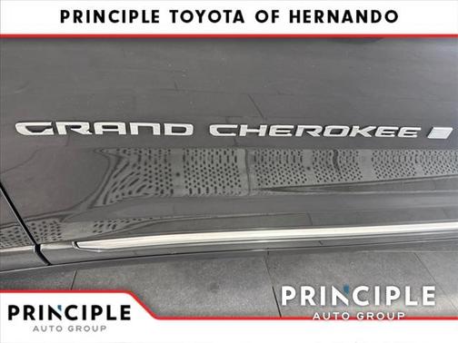 Baltic Gray Metallic Clearcoat 2022 Jeep Grand Cherokee L Summit Reserve