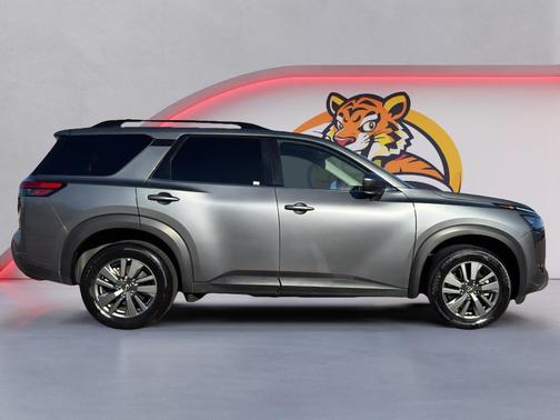 2025 Nissan Pathfinder SV 4WD