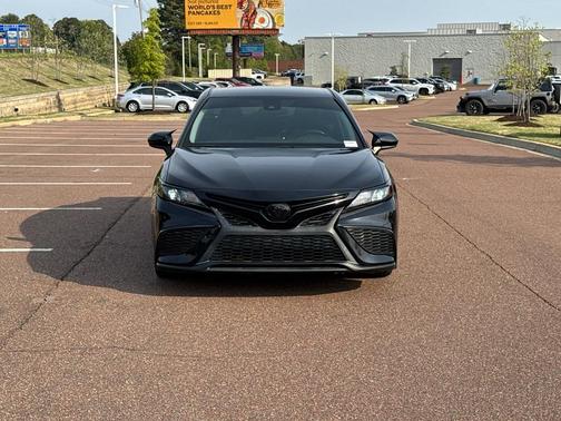 Midnight Black Metallic 2021 Toyota Camry SE