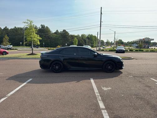 Midnight Black Metallic 2021 Toyota Camry SE