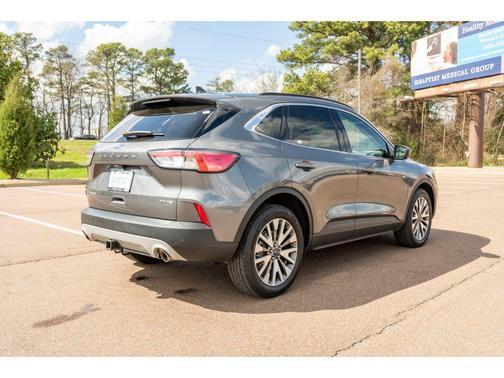 2022 Ford Escape Titanium