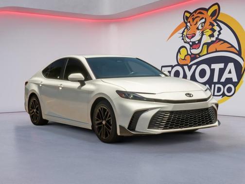 Ice Cap 2025 Toyota Camry SE