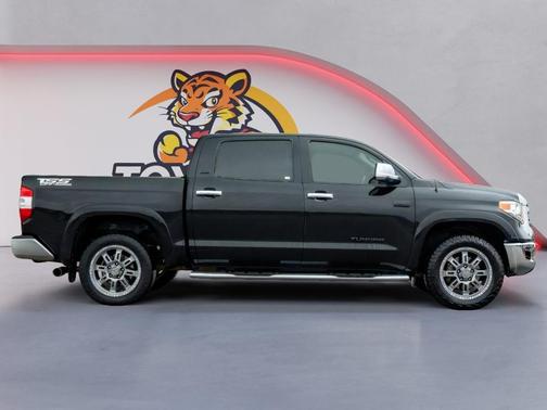 Black 2017 Toyota Tundra SR5