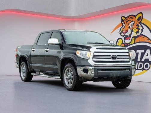 Black 2017 Toyota Tundra SR5