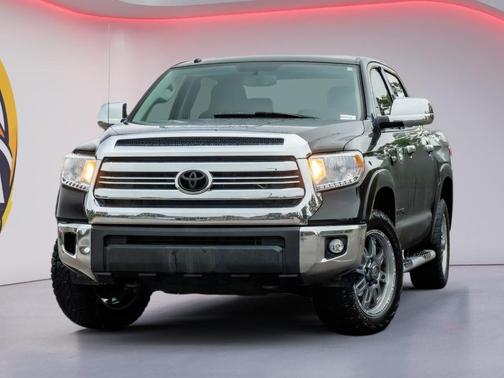 Black 2017 Toyota Tundra SR5