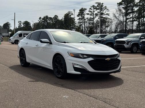 2022 Chevrolet Malibu FWD LT