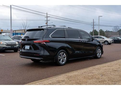 2022 Toyota Sienna Platinum