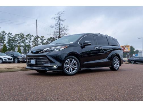 2022 Toyota Sienna Platinum