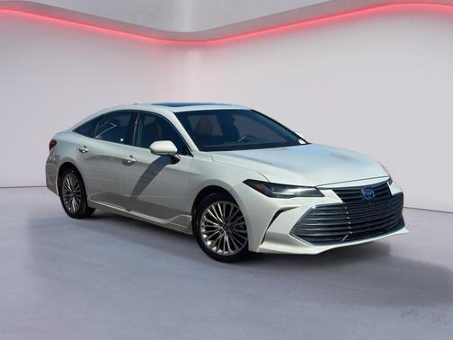 2022 Toyota Avalon Hybrid Limited