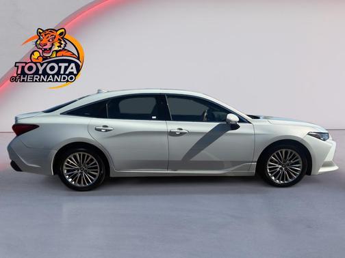 2022 Toyota Avalon Hybrid Limited