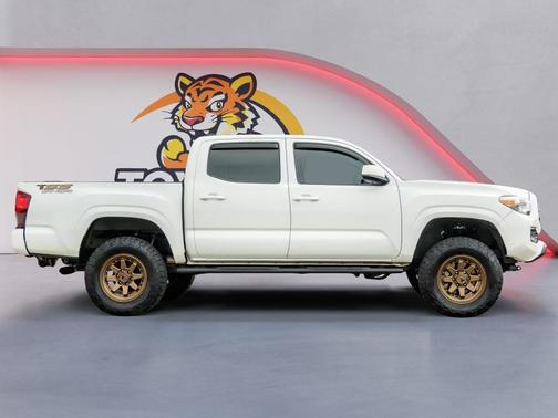 Ice Cap 2023 Toyota Tacoma SR