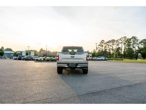 WHITE GOLD 2018 Ford F-150 XLT