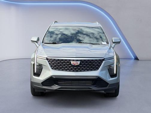 Argent Silver Metallic 2025 Cadillac XT4 Premium Luxury