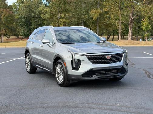 Argent Silver Metallic 2025 Cadillac XT4 Premium Luxury