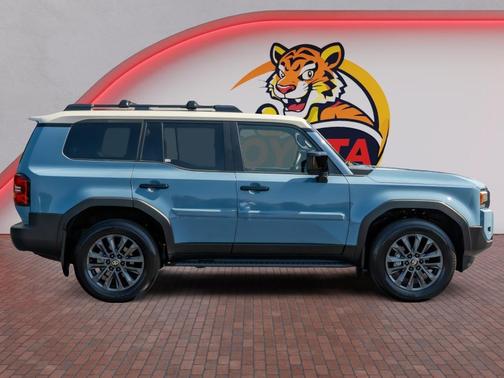 Heritage Blue/Gray Scape 2025 Toyota Land Cruiser Base