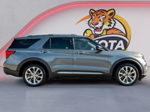CARBONIZED GRAY METALLIC 2021 Ford Explorer Platinum