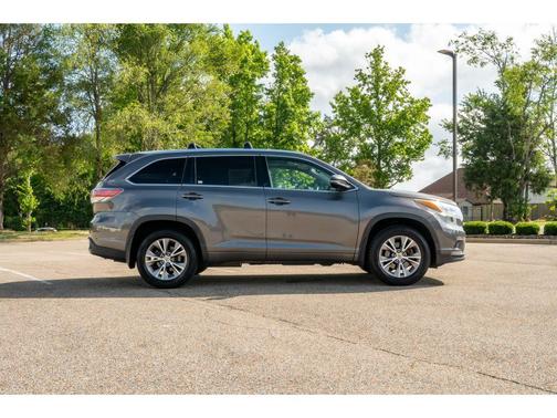 Predawn Gray Mica 2015 Toyota Highlander XLE