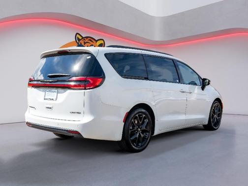 2025 Chrysler Pacifica Limited