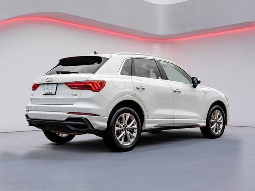 2024 Audi Q3 Premium 45 TFSI S line quattro Tiptronic