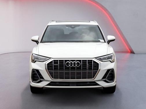 2024 Audi Q3 Premium 45 TFSI S line quattro Tiptronic