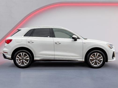 2024 Audi Q3 Premium 45 TFSI S line quattro Tiptronic