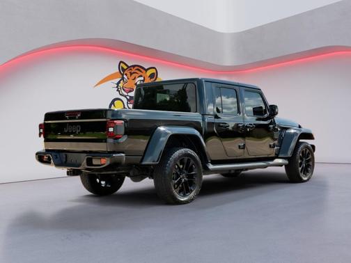 Black Clearcoat 2022 Jeep Gladiator High Altitude 4x4