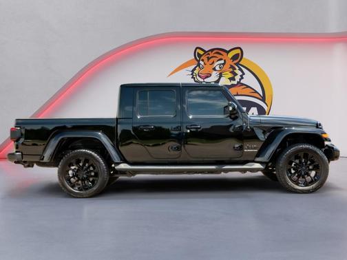 Black Clearcoat 2022 Jeep Gladiator High Altitude 4x4
